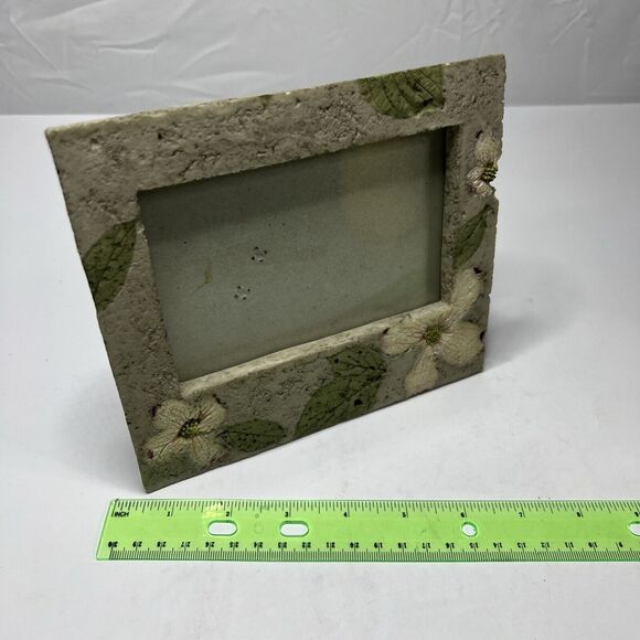 Resin Faux Stone 4x6 Photo Frame. 6.5x7 Overall - Picture 4 of 6